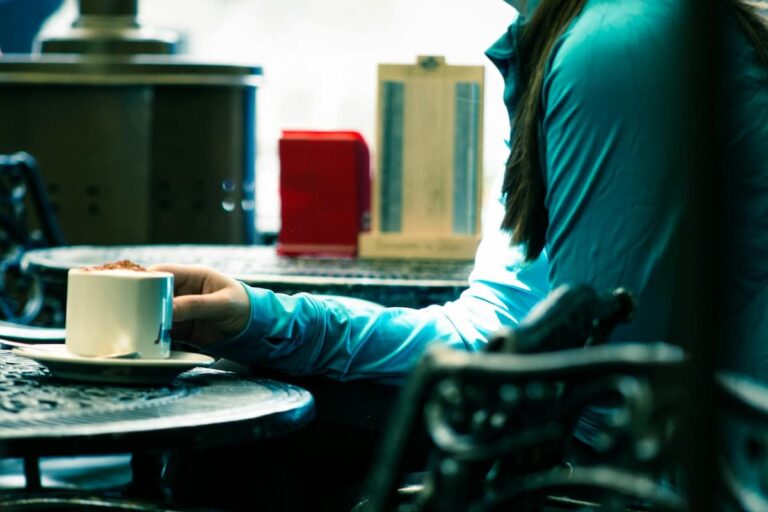 [Bit#1] The Science of Coffee Naps: Why Caffeine and Sleep are the Ultimate Power Couple